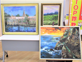 焼津支店の油絵展の様子
