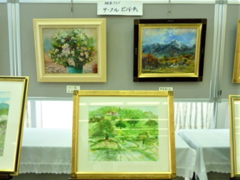 大坪支店の油絵展の様子