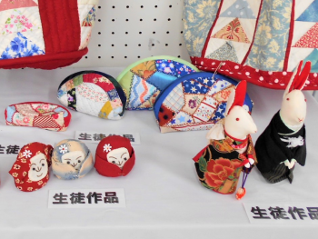 月見支店のパッチワーク作品展の様子