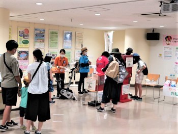 「夏の動物園まつり」の様子