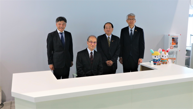 開館記念備品贈呈式の様子