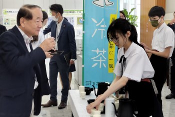 呈茶体験の様子