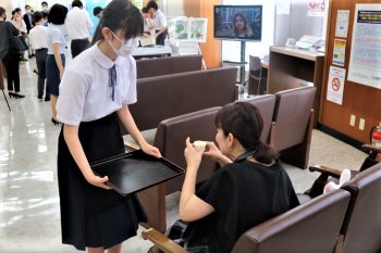 呈茶体験の様子