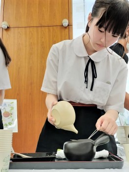 呈茶体験の様子